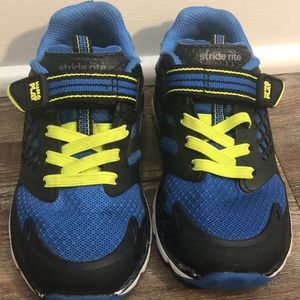 Toddler boys stride rite shoes